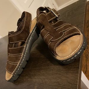 Vintage chunky sandals